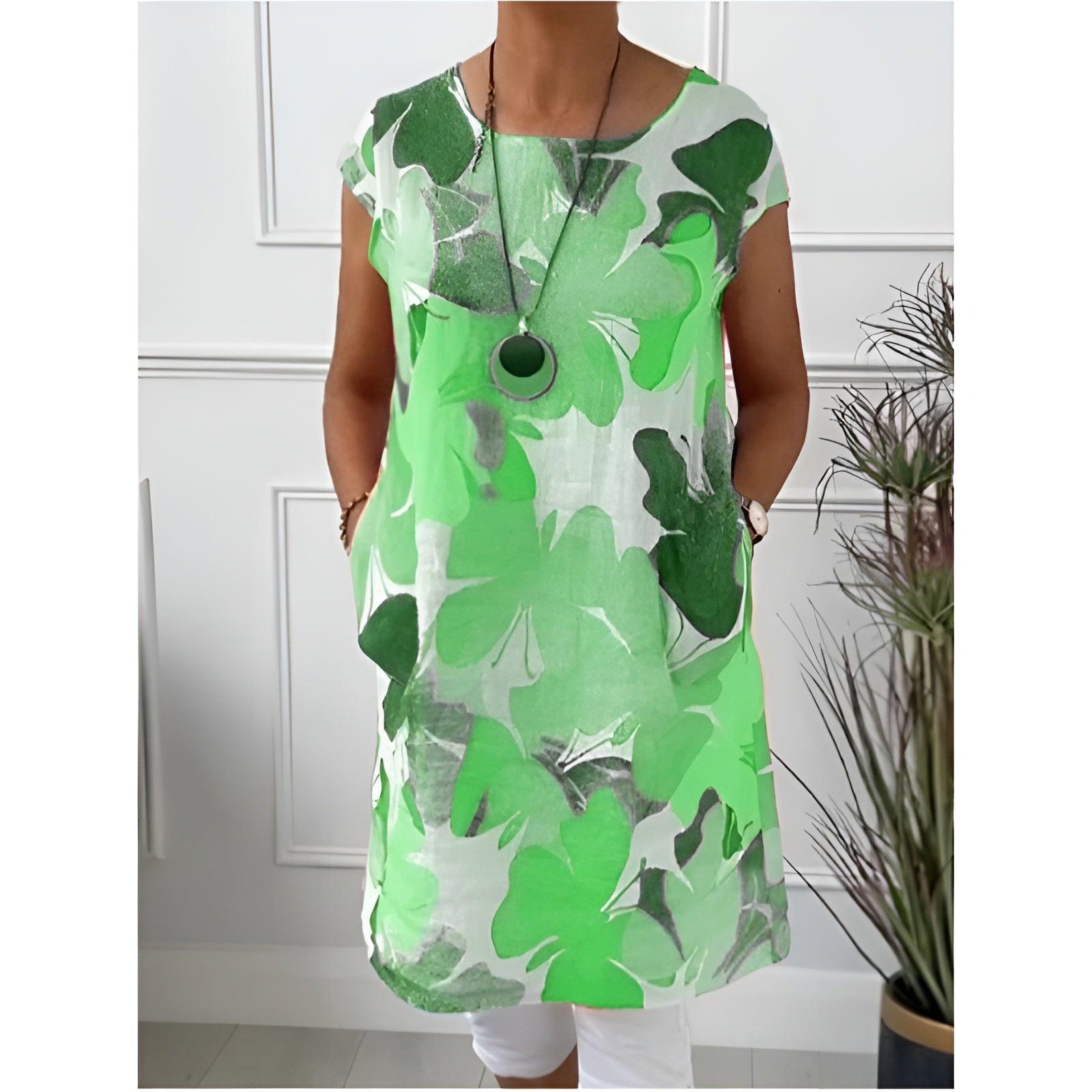 CAROLINE™ | Lightweight butterfly dress with round neckline